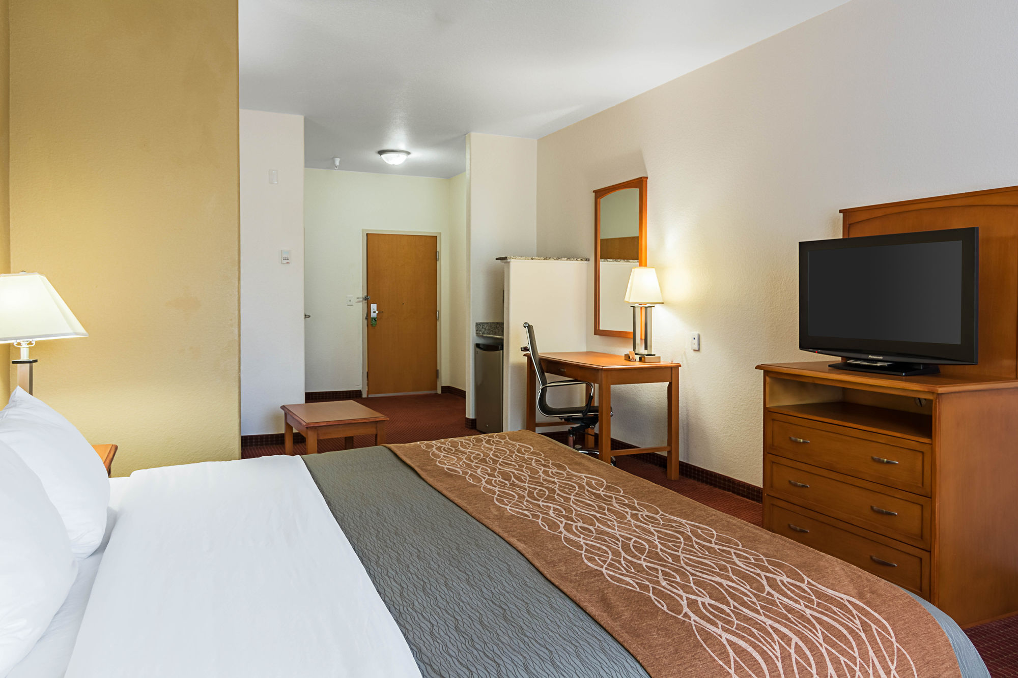 Фото Comfort Inn & Suites Chesapeake - Portsmouth