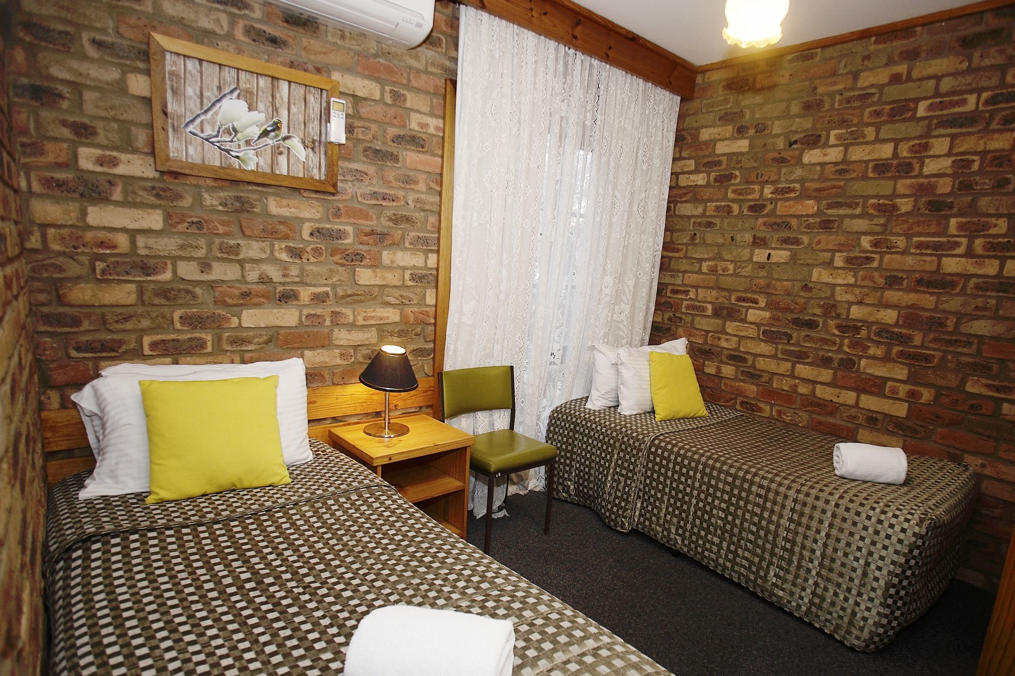 Фото The Settlement Historic Hotel