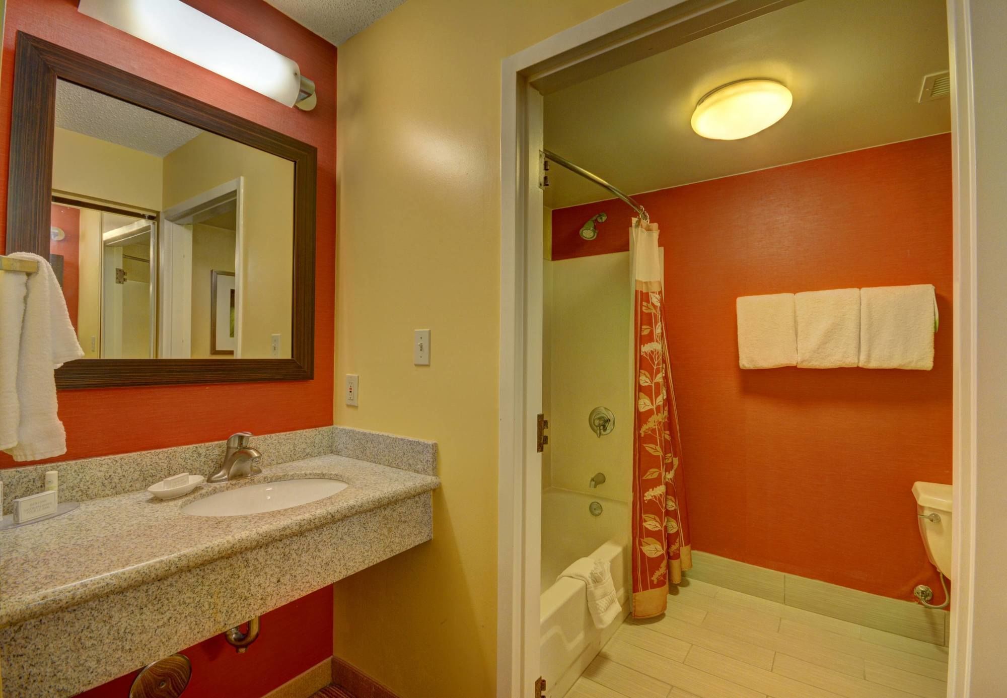 Фото Courtyard by Marriott Lafayette Airport