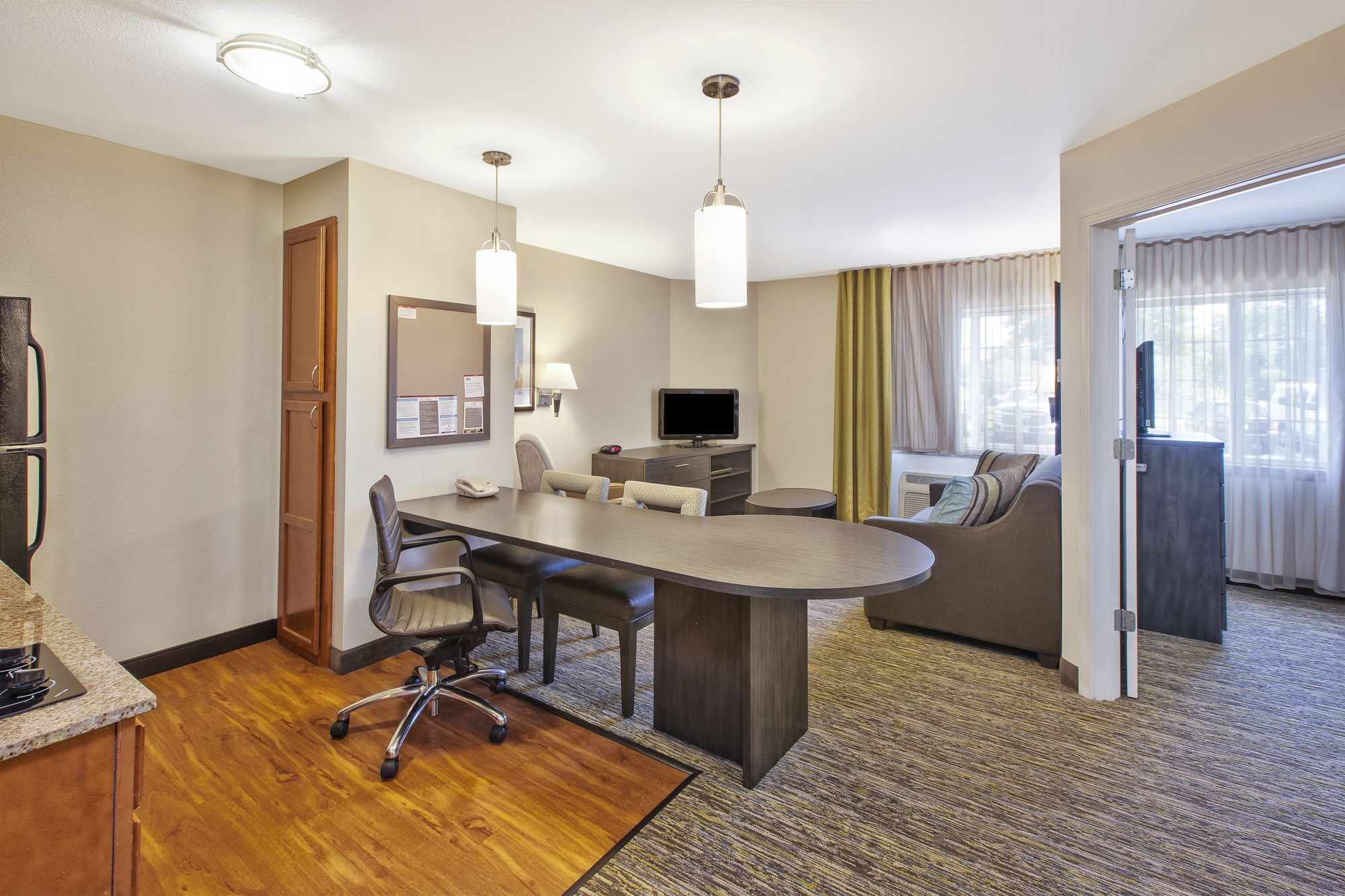 Фото Candlewood Suites Indianapolis Airport, an Ihg Hotel