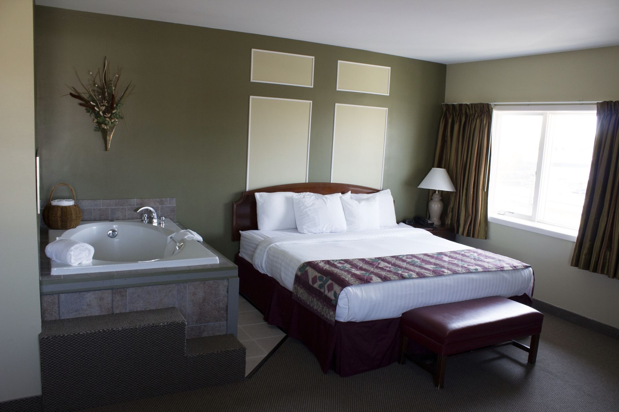 Фото Comstock Inn and Conference Center