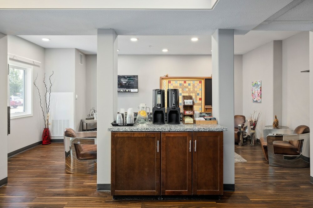 Фото Home Inn Express Medicine Hat