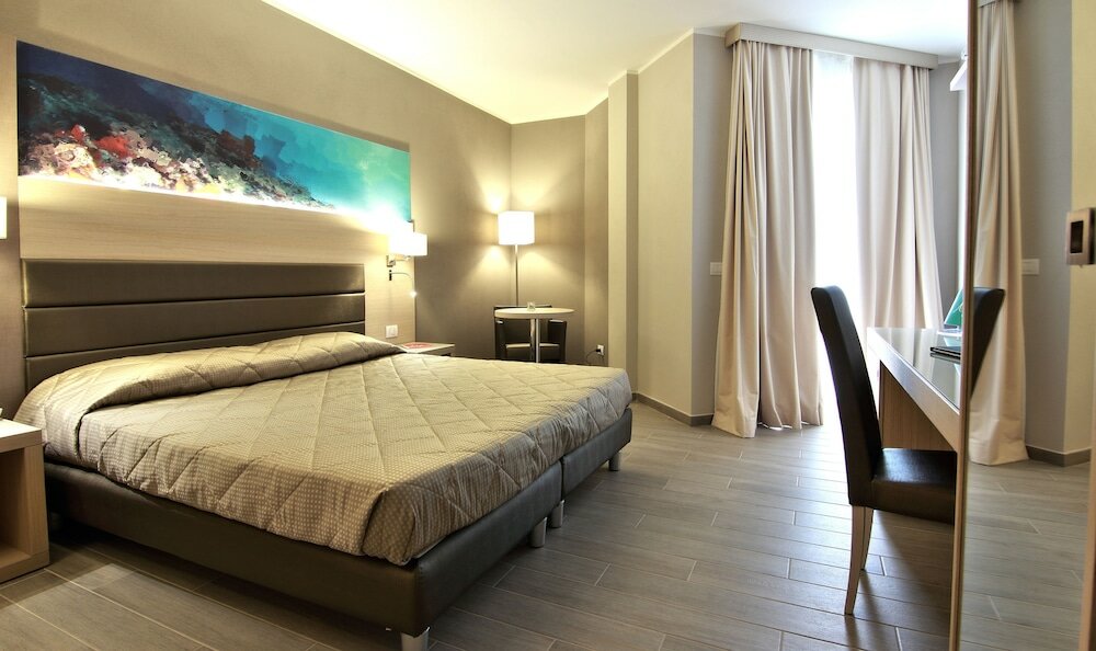 Фото отеля 2