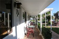 Фото Breakaway Inn