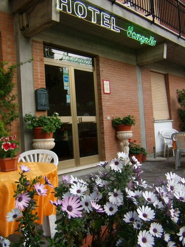 Гостиница Hotel Sangallo в Монтепульчане