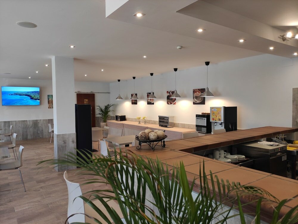 Фото Apartamentos Puerta del Sur