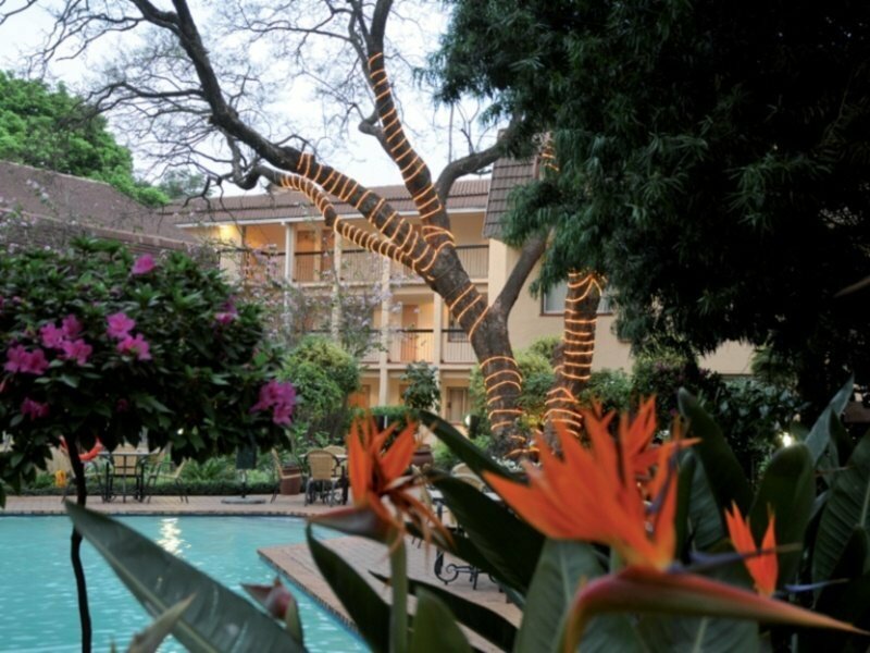 Фото Protea Hotel by Marriott Johannesburg Balalaika Sandton