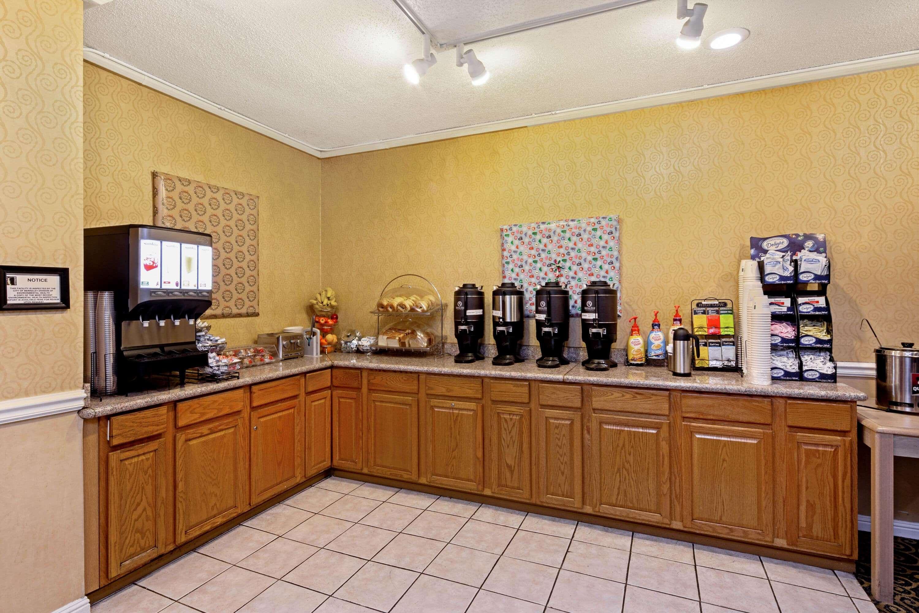 Фото La Quinta Inn by Wyndham Berkeley