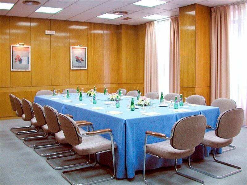 Фото Hotel Gran Versalles