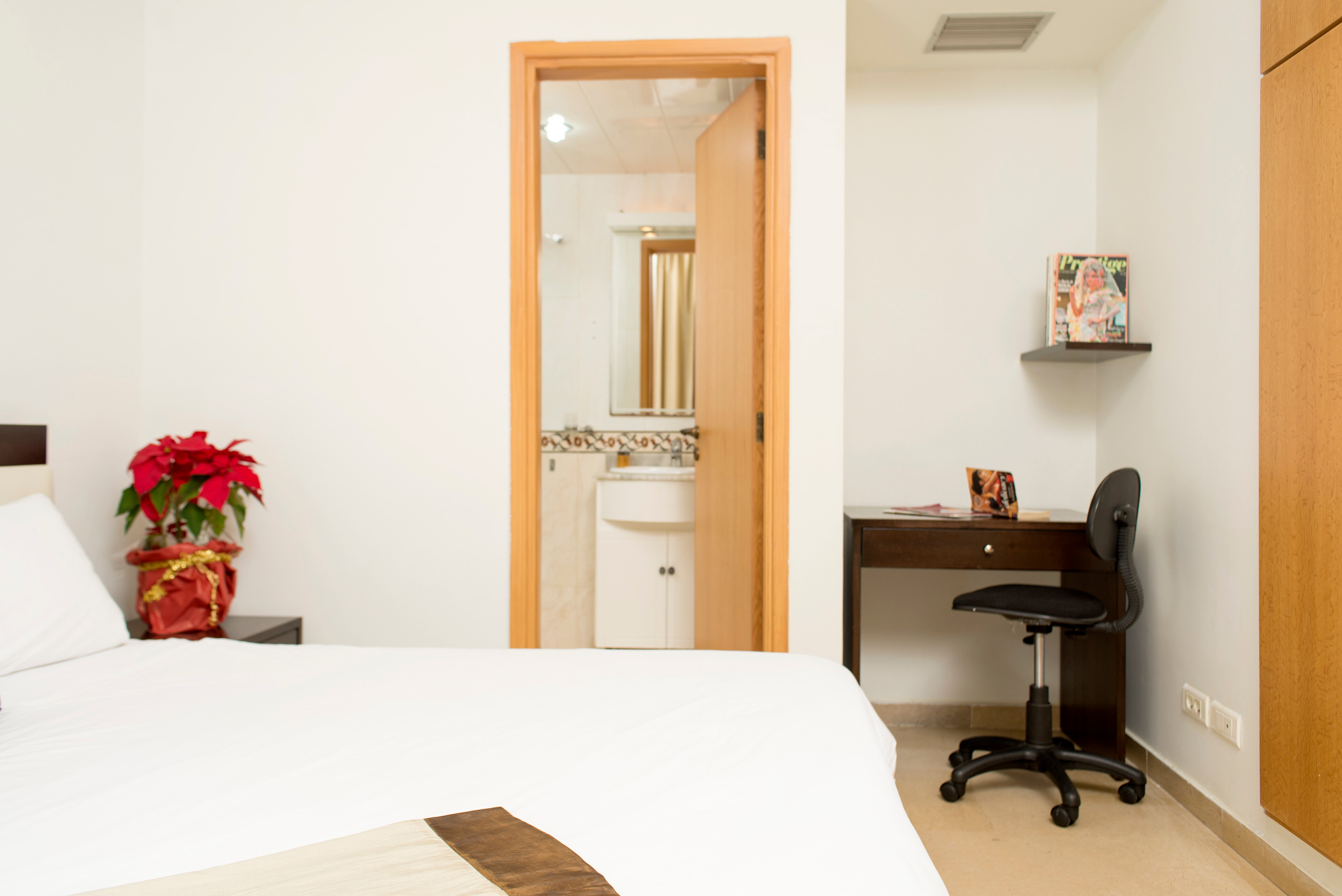 Фото Bliss 3000 Furnished Studios