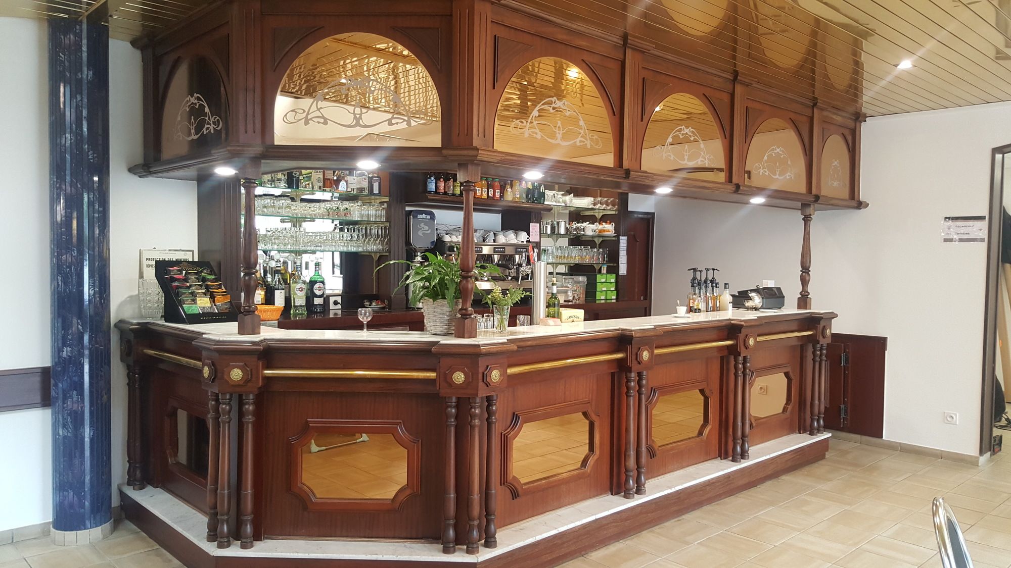 Фото Hôtel Hélianthe