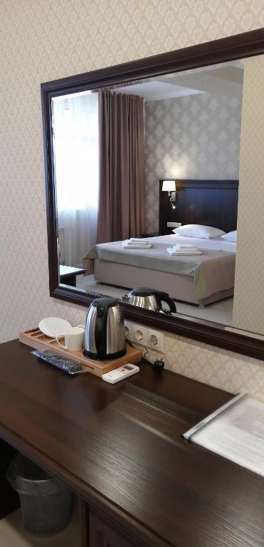 Фото Шамси Холл