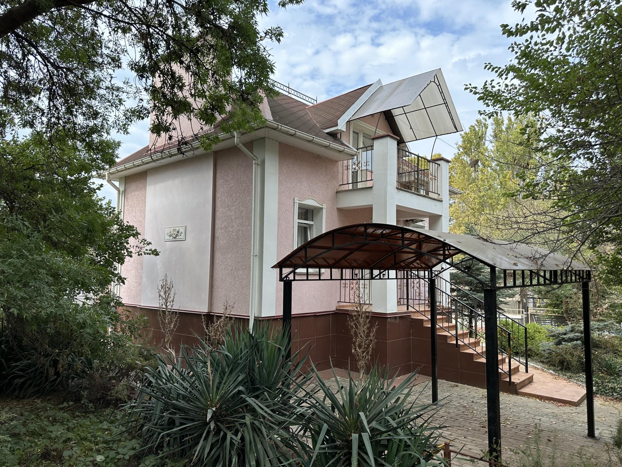 Фото Лев, корпус Катрин