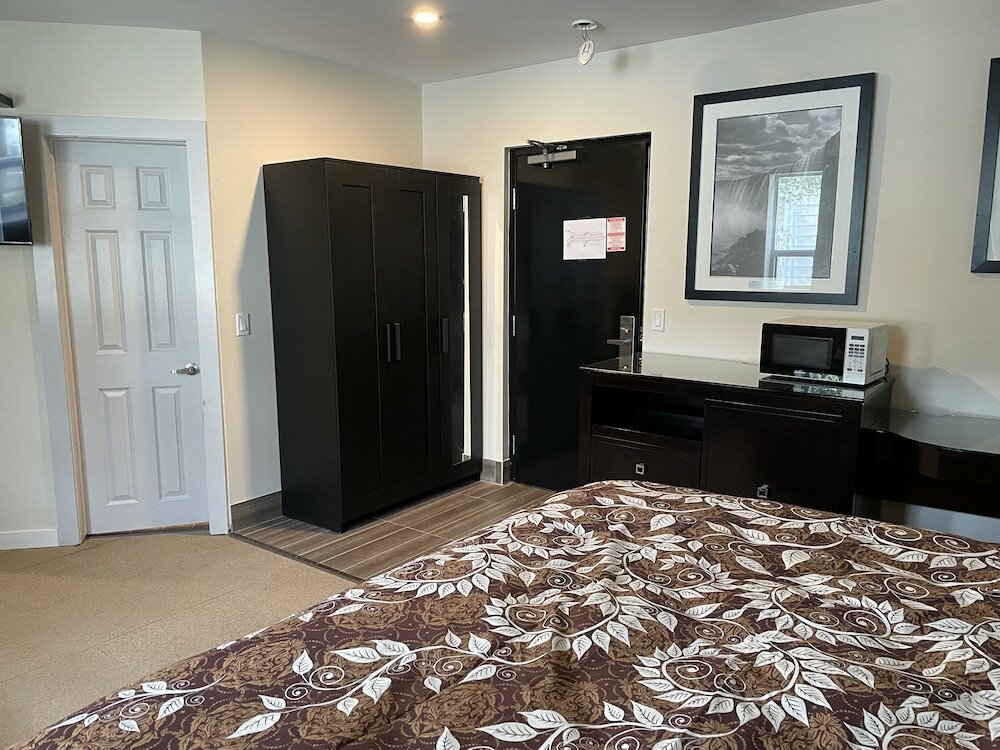 Фото Big Bird Inn Wawa, SureStay Collection by Best Western