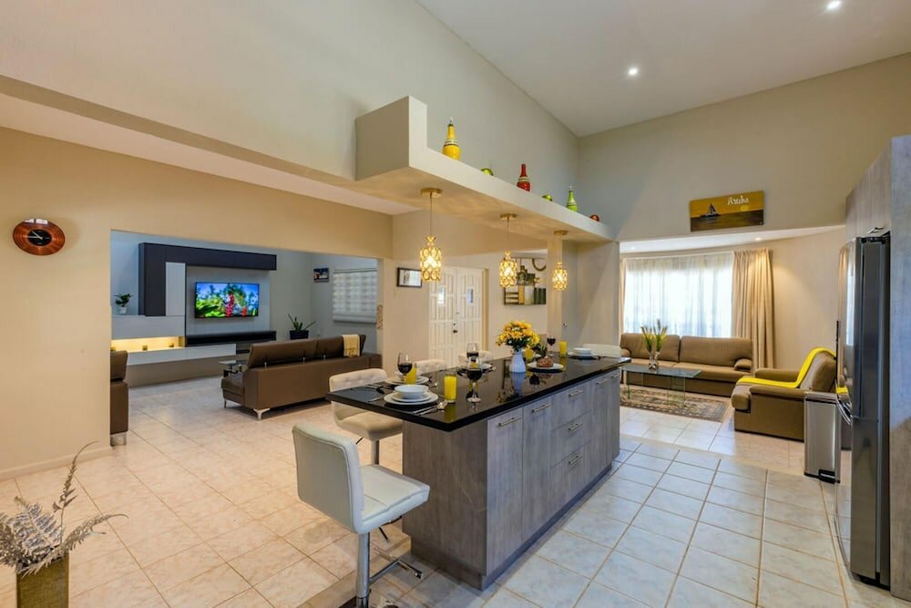 Фото Sleeps 16 Palm Beach - 6br Villa w Private Pool