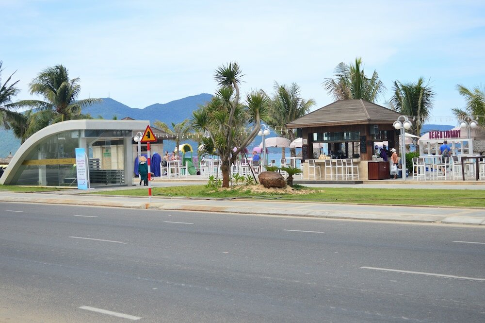 Фото Holiday Beach Hotel Danang