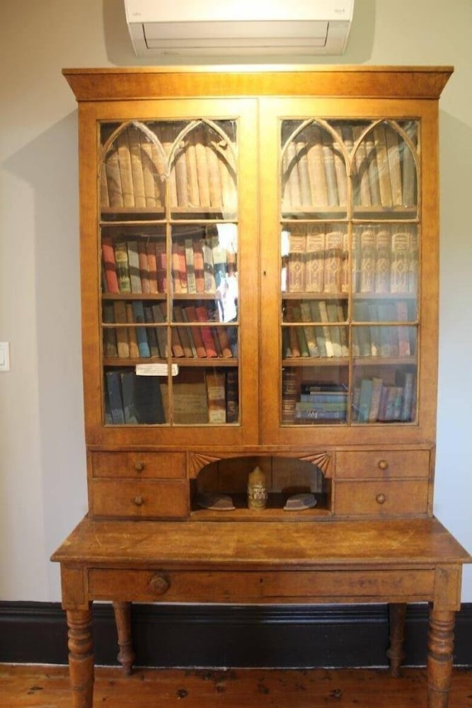 Фото Montgomery Inn Ingleside