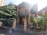 Golden Eagle Guest House (Sose Street, 24/2) ، نزل