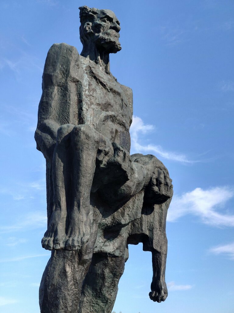 Памятник, мемориал Непокорённый человек, Минская область, фото