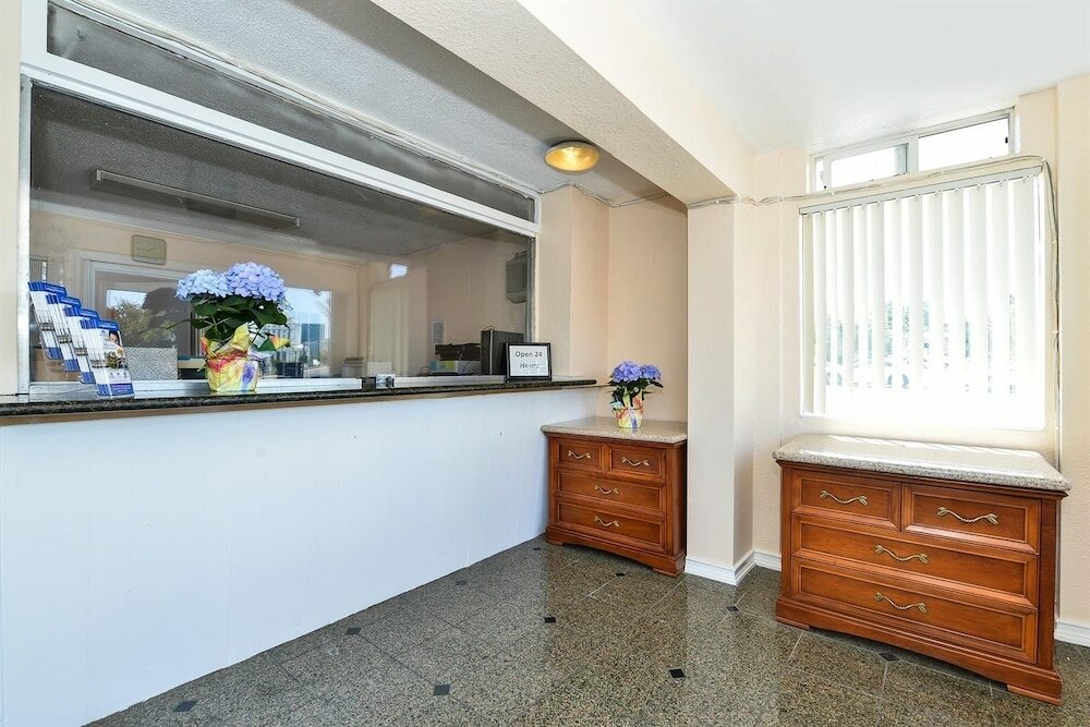 Фото Americas Best Value Inn Oakland Lake Merritt