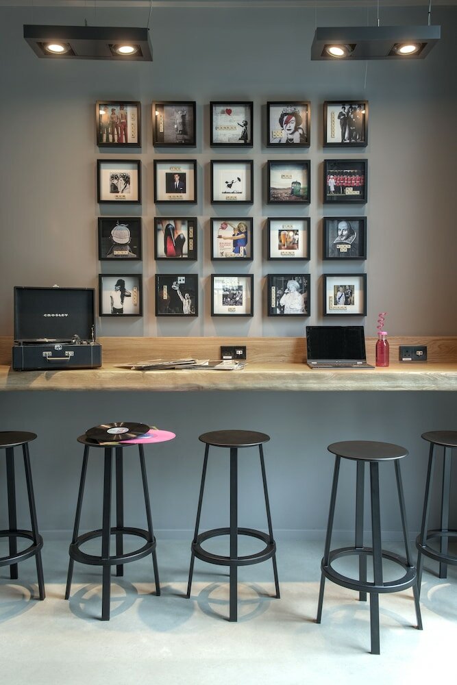 Фото Moxy London Excel