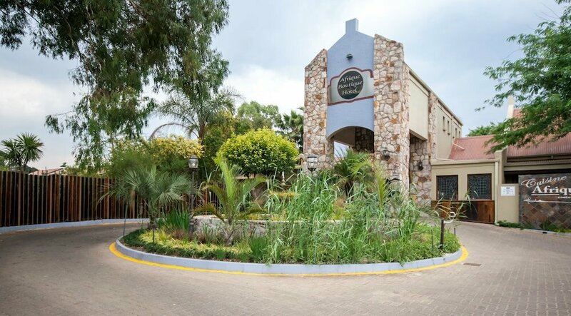 Гостиница Afrique Boutique Hotel Oliver Tambo