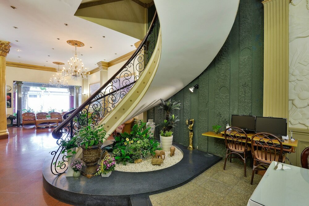 Фото The Spring Hotel