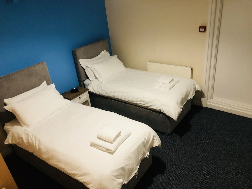 Фото Royal Ashton Hotel