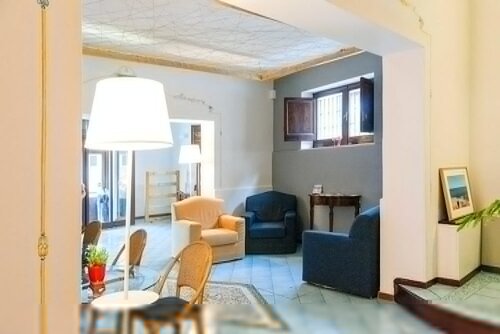 Внешний вид отеля Hotel La Piazzetta в Кастелламмаре-дель-Гольфо, фото 2