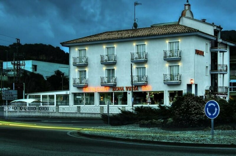 Гостиница Hostal Bonavista в Бланесе