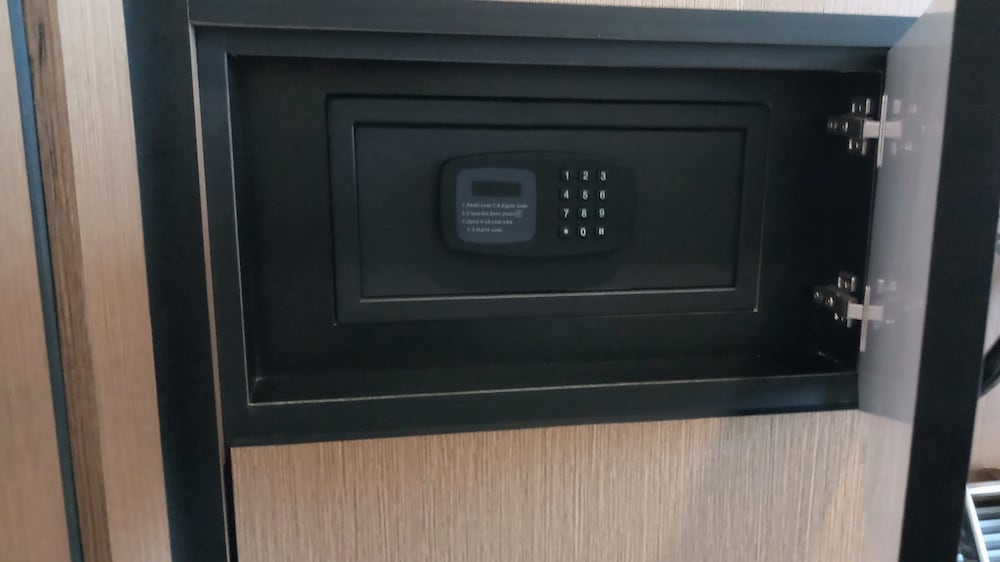 Фото Отель Roxy Hotel and Apartments