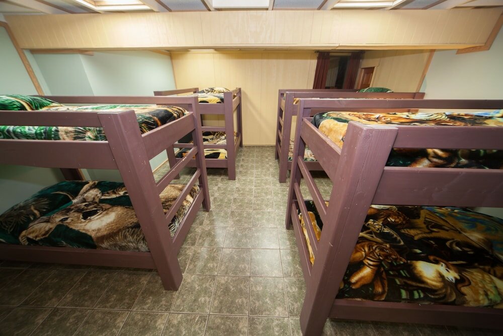 Фото Log Cabin Lodge & Suites