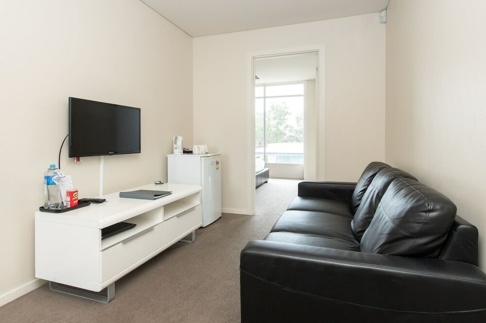 Фото Mawson Lakes Hotel & Function Centre