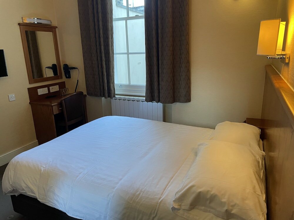 Фото Orchard Hotel