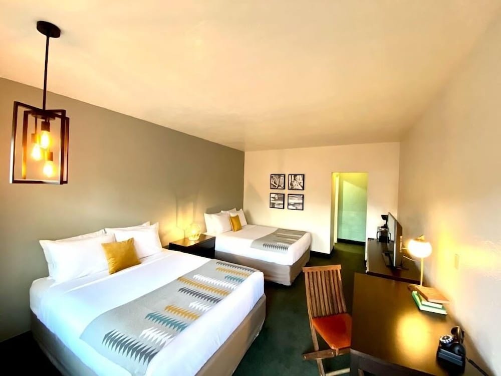 Фото The Maverick Hotel Eugene near University