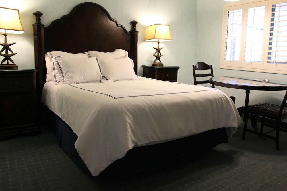 Фото Franciscan Inn & Suites