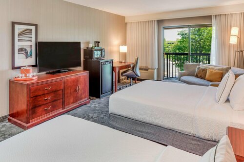 Гостиница Courtyard by Marriott Cranbury South Brunswick