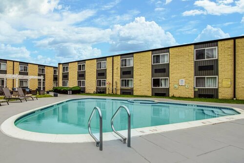 Гостиница SureStay Plus Hotel by Best Western McGuire Afb Jackson