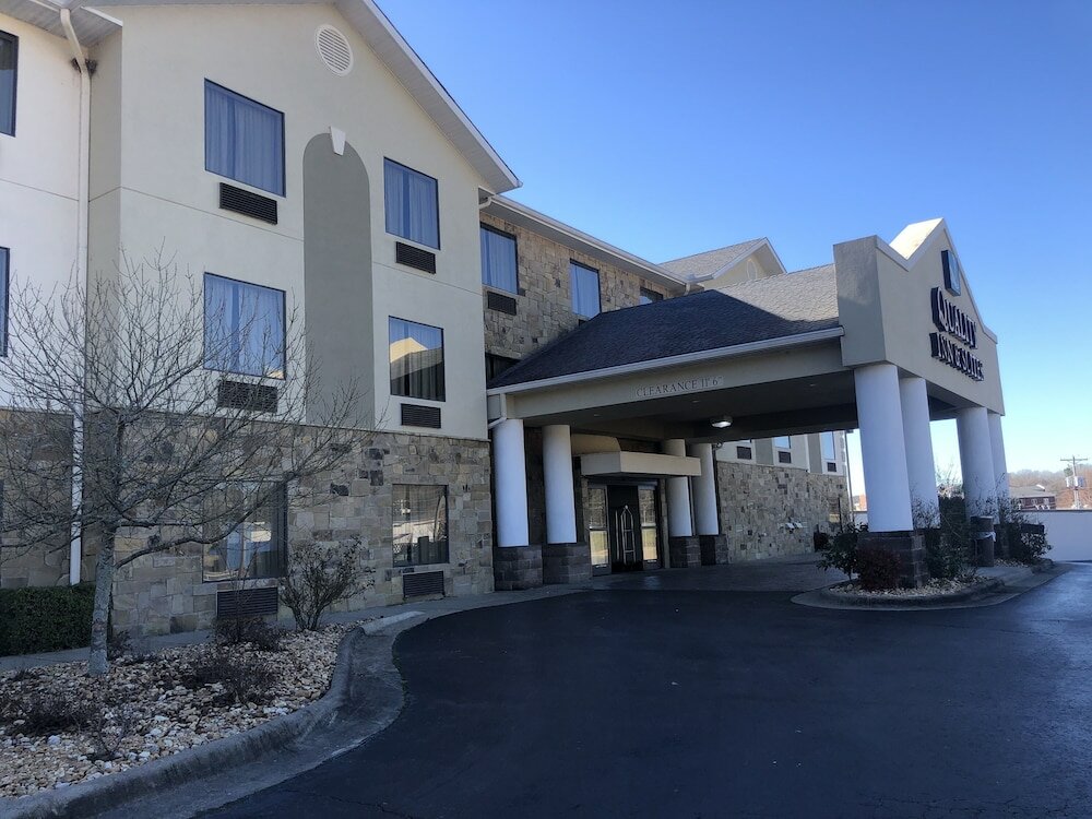 Фото Quality Inn & Suites