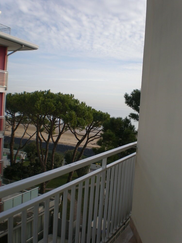 Фото Hotel Majestic