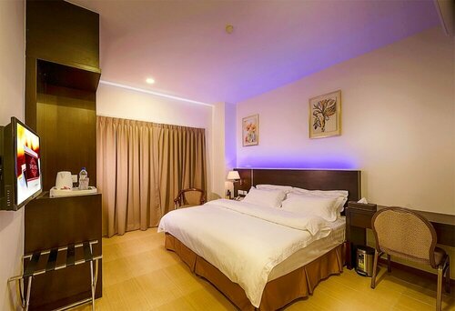 Гостиница E-Red Hotel Cosmo