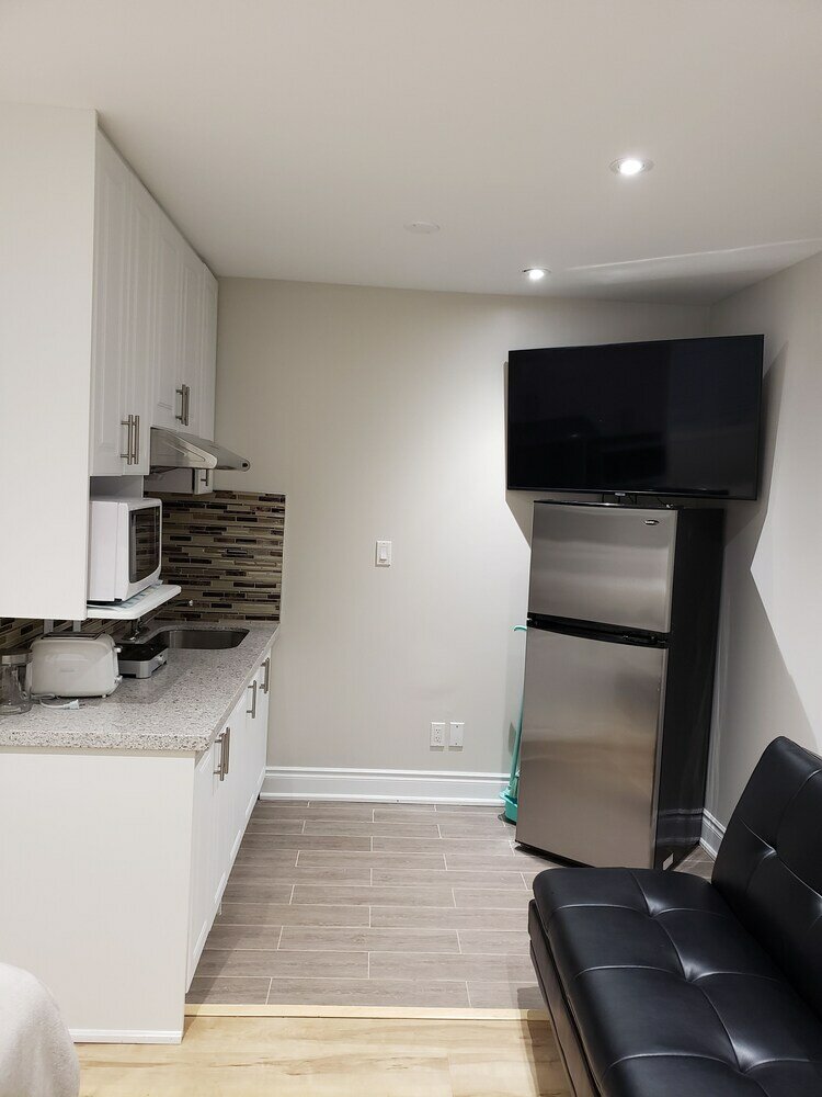 Фото Toronto Rooms and Suites