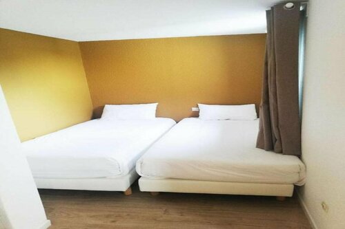 Гостиница Brit Hotel Marseille Aéroport в Витроли