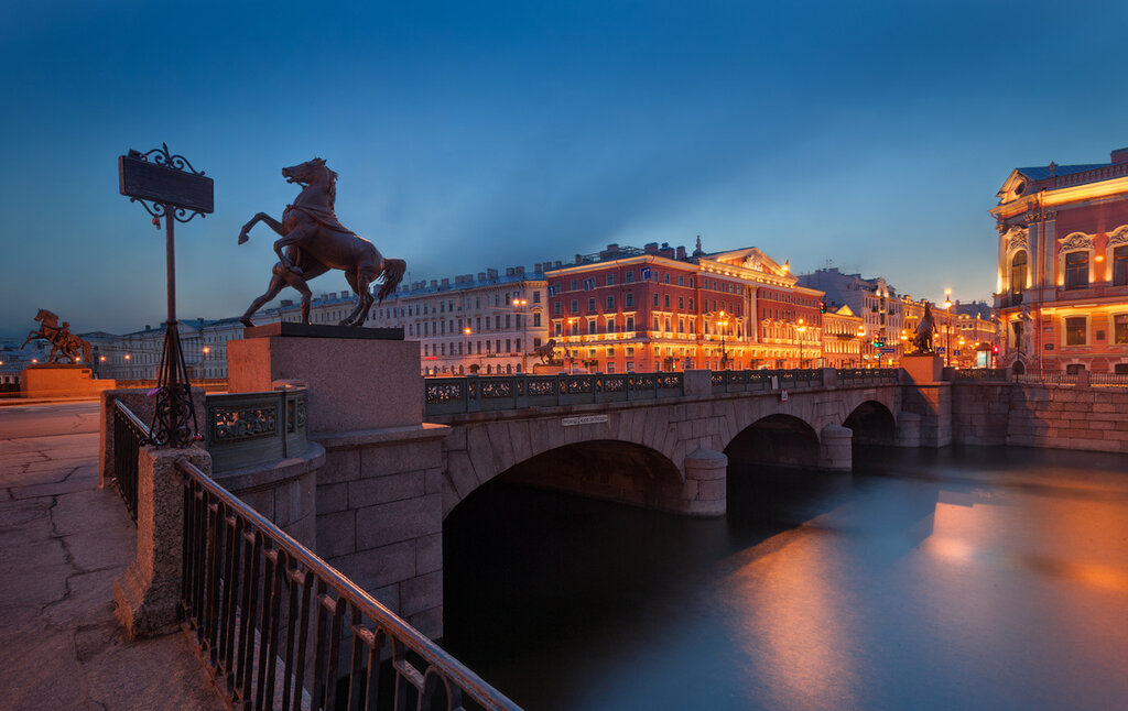 Landmark, attraction Anichkov Bridge, Saint Petersburg, photo