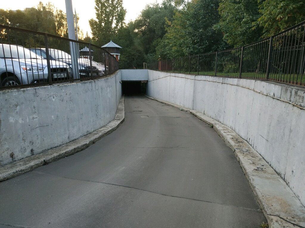 Parking lot Mnogourovnevaya parkovka na ul Profsoyuznaya, Moscow, photo