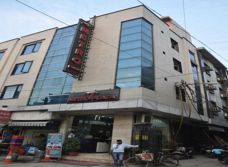 Гостиница Hotel Metro Plaza - New Delhi Railway Station в Дели