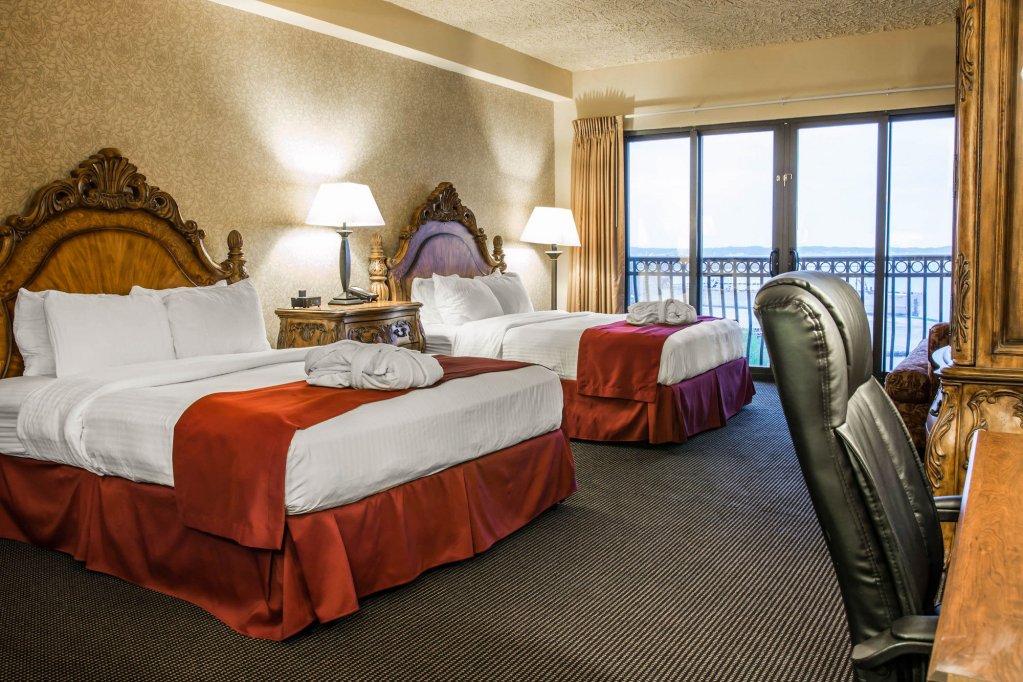 Фото Shoreline Inn & Conference C, Ascend Hotel Collection