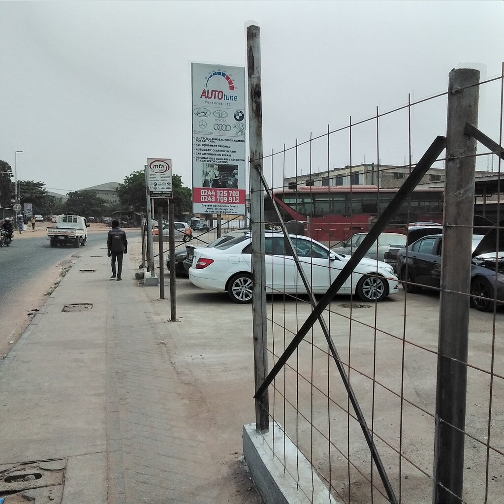 Tires and wheels Tyre Service Center, Accra, photo