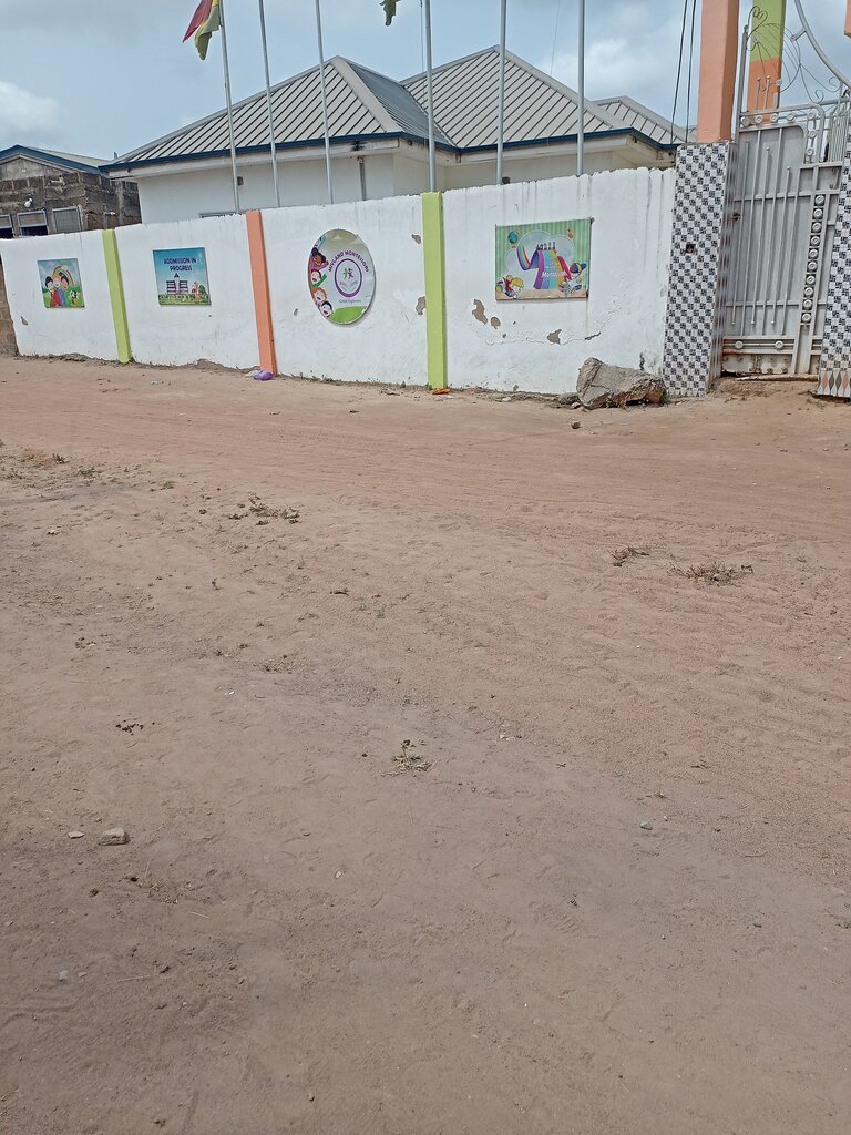 School Mivland Montessori, Earth, photo