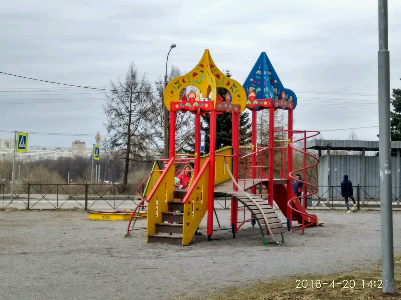 Детская площадка, детская площадка, ул. Добровольцев, 2, Санкт-Петербург —  Яндекс Карты